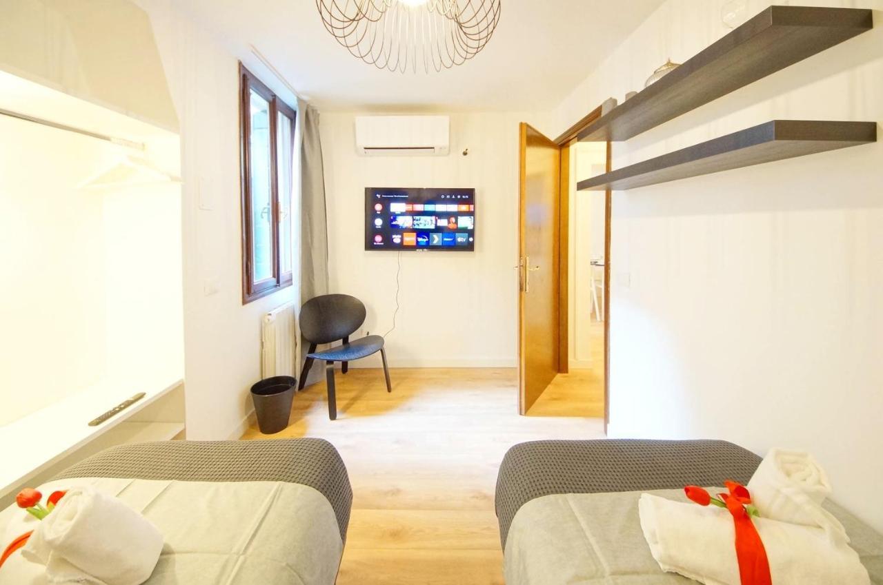 Apartment Calle Dei Fabbri Marble Venedig